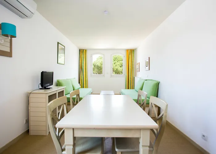 Maeva Valescure * Saint-Raphael (Var)