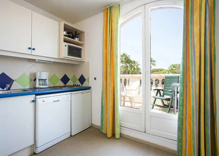 Maeva Valescure * Saint-Raphael (Var)