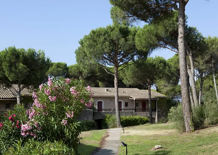 Отель Maeva Valescure *